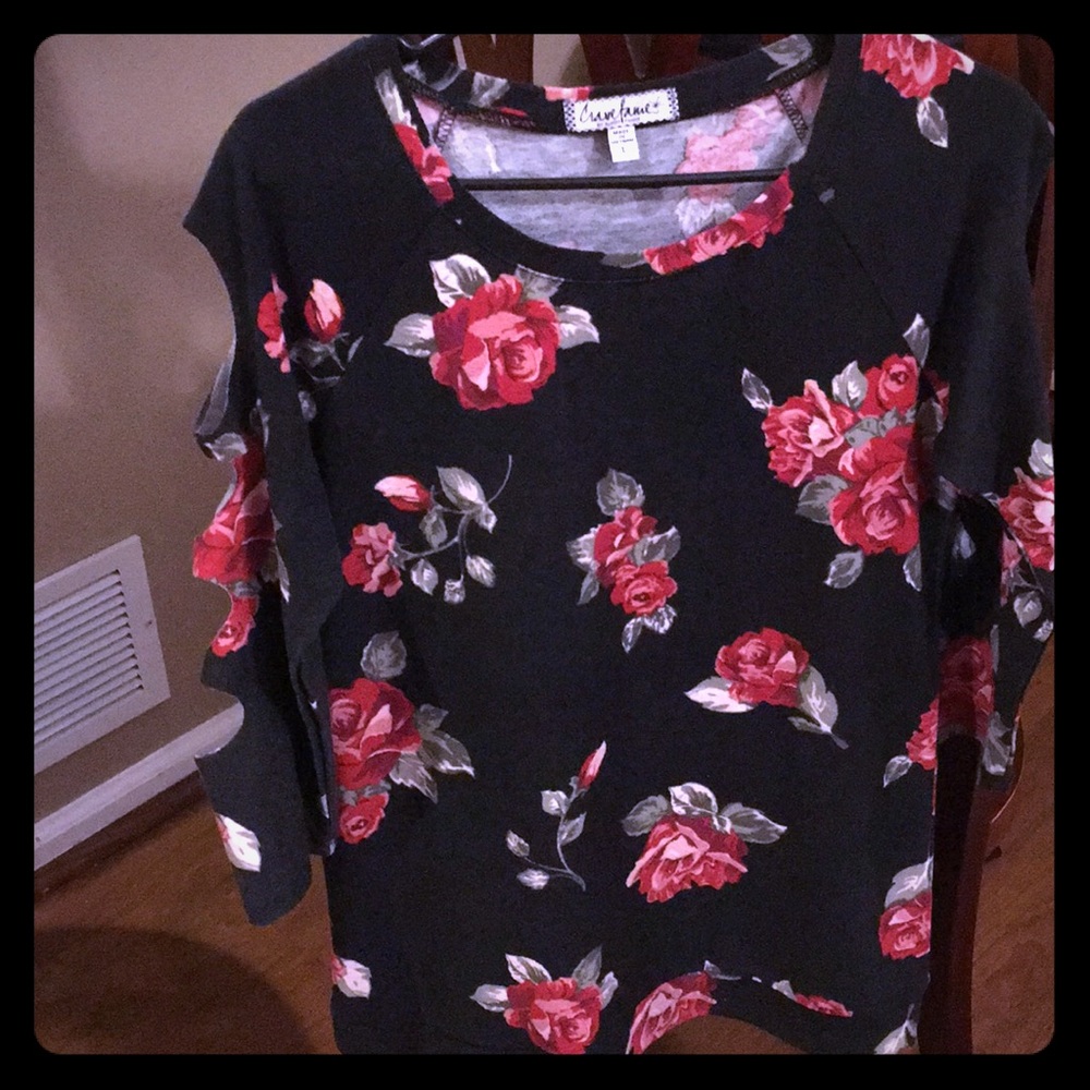 Rose and black shirt with trendy cut out sleeves